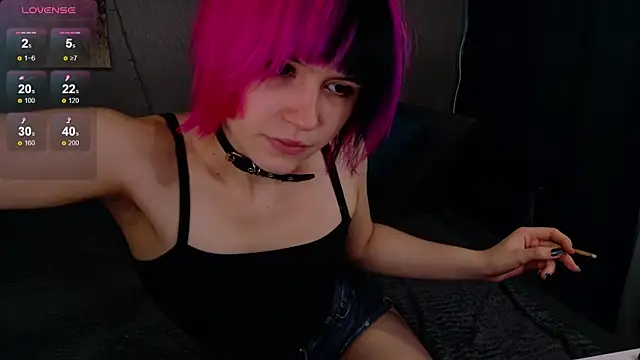 Snapshot of KikiMoor chatting on 09.17.25 KikiMoor online show from 09.17.25