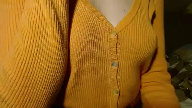 Snapshot of LorraineOSun chatting on 03.22.26 LorraineOSun online show from 03.22.26