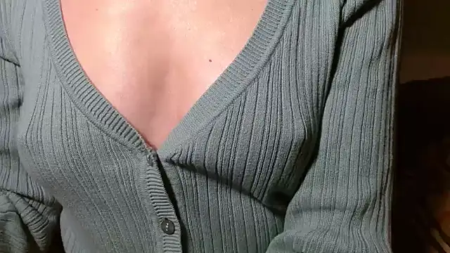 Snapshot of LorraineOSun chatting on 03.28.26 LorraineOSun online show from 03.28.26