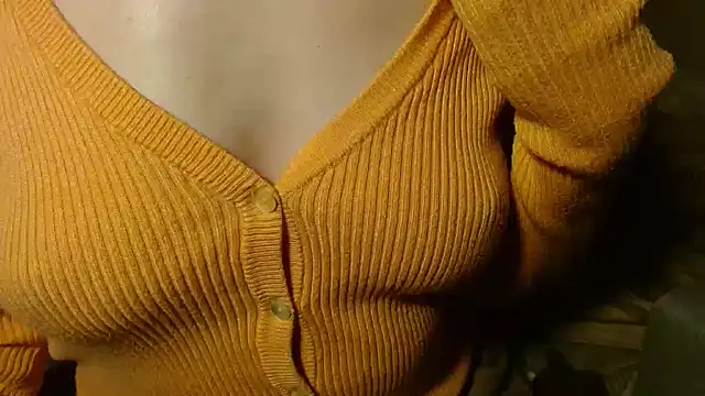 Snapshot of LorraineOSun chatting on 04.02.26 LorraineOSun online show from 04.02.26