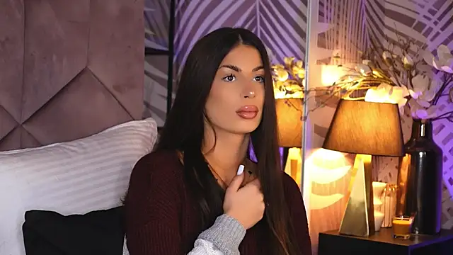 EvaRhea online show from 11.28.25