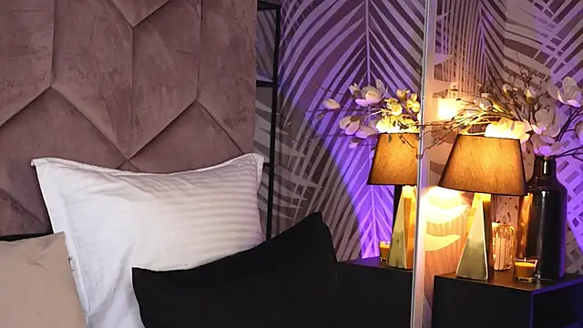 EvaRhea online show from 12.02.25