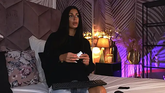 EvaRhea online show from 04.04.26