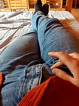 Snapshot of Horny_mummy chatting on 05.08.26 Horny mummy online show from 05.08.26