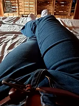 Snapshot of Horny_mummy chatting on 05.20.26 Horny mummy online show from 05.20.26