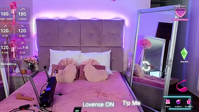 Nicole Bond online show from 10.12.25