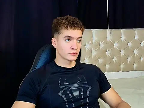 Snapshot of paull_george chatting on 03.05.26 paull george online show from 03.05.26