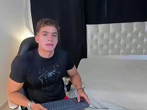Snapshot of paull_george chatting on 03.26.26 paull george online show from 03.26.26