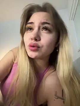 LunaMillie online show from 11.29.25