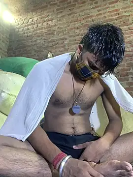 Snapshot of uniquesexyboy5689 chatting on 06.28.26 uniquesexyboy5689 online show from 06.28.26
