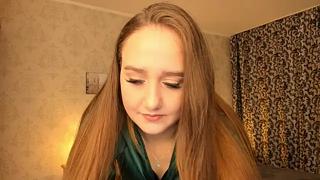 Snapshot of SabrinaCandi chatting on 10.08.25 SabrinaCandi online show from 10.08.25