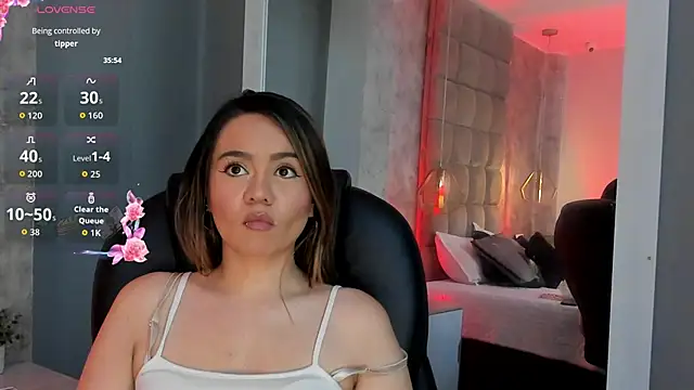 Sky Junne online show from 02.10.26