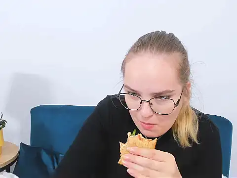 AliceCrazy69 online show from 10.06.25