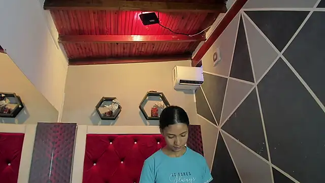 VictoriaDuart online show from 03.22.26