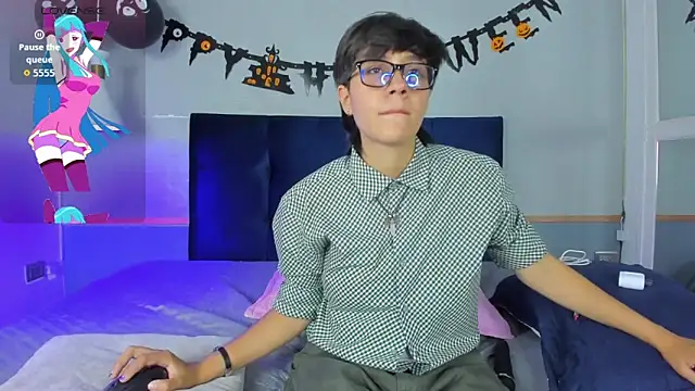 Tsuki Maru online show from 10.26.25