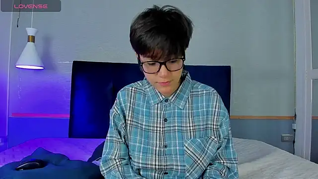 Tsuki Maru online show from 11.04.25