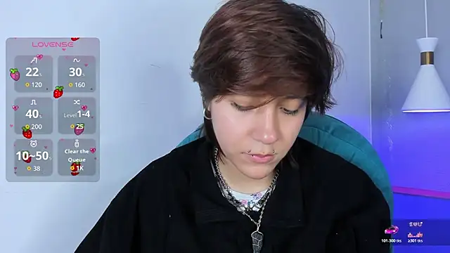 Snapshot of Tsuki_Maru chatting on 04.13.26 Tsuki Maru online show from 04.13.26