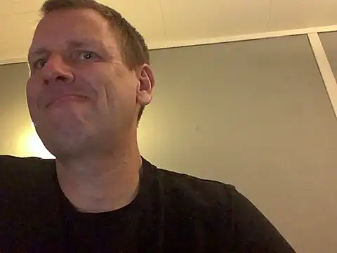 Snapshot of Gangbangchem chatting on 10.05.25 Gangbangchem online show from 10.05.25