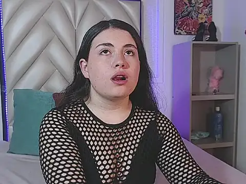 Snapshot of Vicluxxx chatting on 09.19.25 Vicluxxx online show from 09.19.25