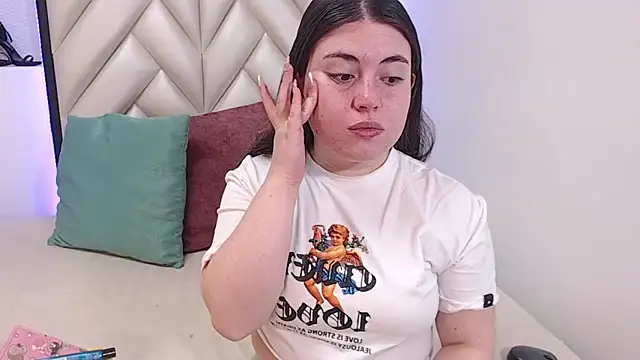 Snapshot of Vicluxxx chatting on 11.06.25 Vicluxxx online show from 11.06.25