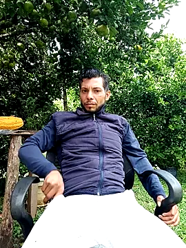 Snapshot of AlphaAlterX chatting on 10.16.25 AlphaAlterX online show from 10.16.25