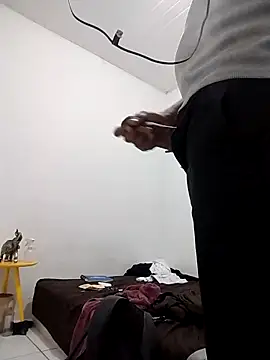 Snapshot of Dotadofans chatting on 10.22.25 Dotadofans online show from 10.22.25