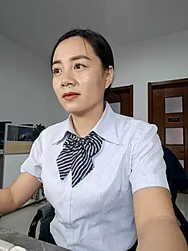 Snapshot of bingxin- chatting on 10.15.25 bingxin- online show from 10.15.25
