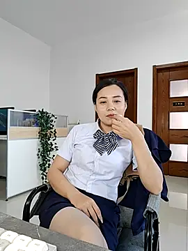 Snapshot of bingxin- chatting on 10.16.25 bingxin- online show from 10.16.25