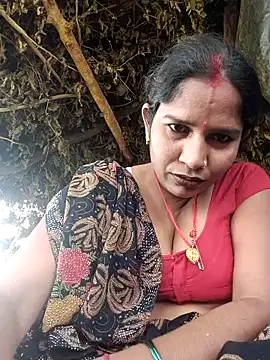 Snapshot of Hot_Seema83 chatting on 09.27.25 Hot Seema83 online show from 09.27.25