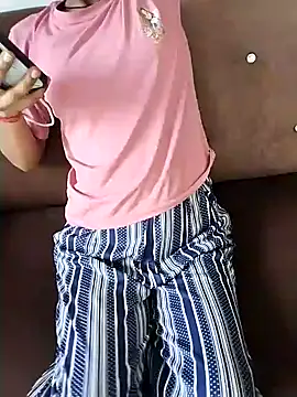 Snapshot of Student_girl2 chatting on 09.28.25 Student girl2 online show from 09.28.25