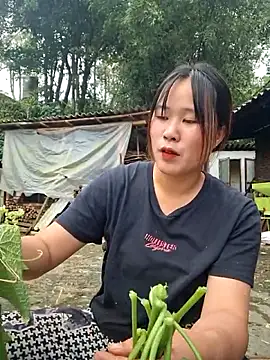 ALIENHR38 online show from 10.27.25