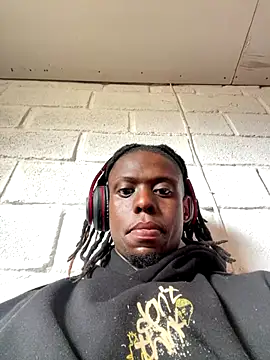 Snapshot of Wuu2now chatting on 10.06.25 Wuu2now online show from 10.06.25