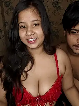 Snapshot of priyaverma00 chatting on 05.17.26 priyaverma00 online show from 05.17.26