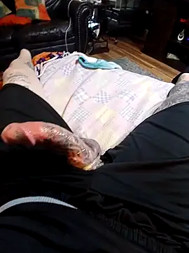 Snapshot of MRTATTWO chatting on 10.31.25 MRTATTWO online show from 10.31.25