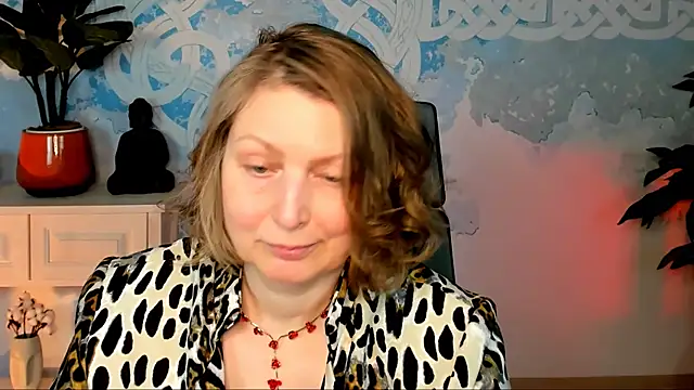 TiffanyBrauny online show from 10.18.25