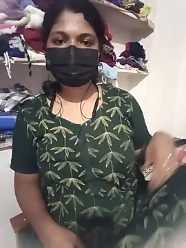 Snapshot of swetha01430 chatting on 09.17.25 swetha01430 online show from 09.17.25