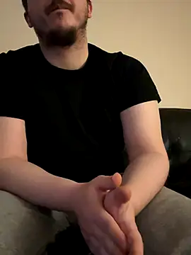 Snapshot of XXKieran chatting on 11.04.25 XXKieran online show from 11.04.25