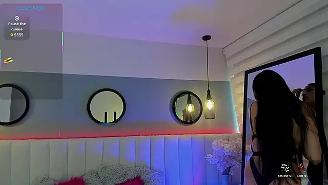 Mila Hank  online show from 10.06.25