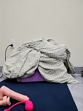 Lyly suri07 online show from 12.19.25