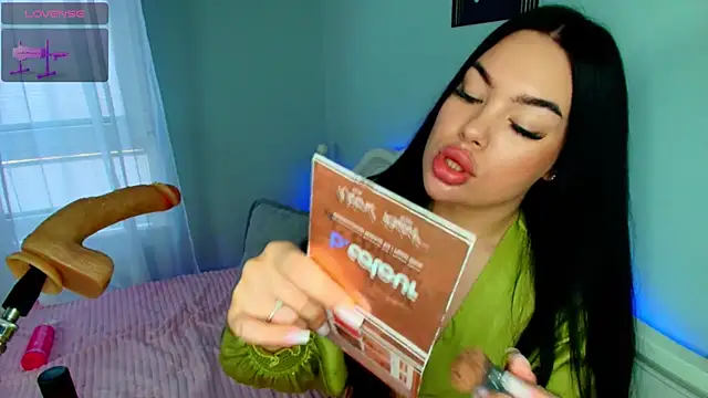 katerine Monroe online show from 11.30.25