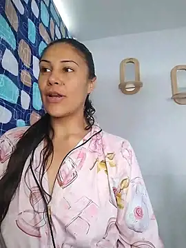 KittyHoleshot87 online show from 02.02.26