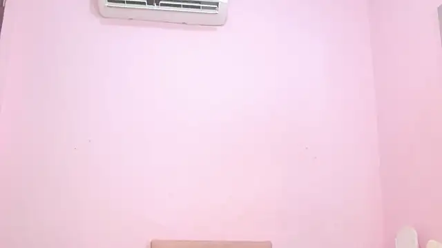 Snapshot of kiity_horny_ chatting on 10.18.25 kiity horny online show from 10.18.25