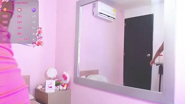 Snapshot of kiity_horny_ chatting on 12.04.25 kiity horny online show from 12.04.25