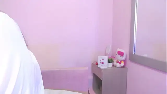 Snapshot of kiity_horny_ chatting on 12.16.25 kiity horny online show from 12.16.25