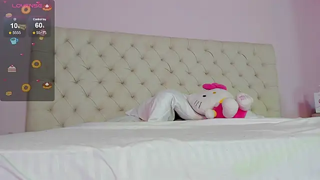 Snapshot of kiity_horny_ chatting on 02.27.26 kiity horny online show from 02.27.26