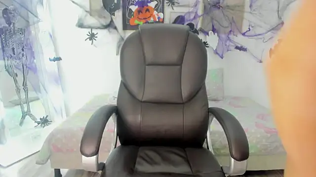 koraline 333 online show from 10.31.25