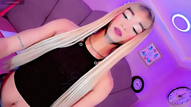 Nauthy girl online show from 10.13.25