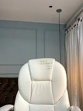 Snapshot of Valery_kitty18 chatting on 12.03.25 Valery kitty18 online show from 12.03.25