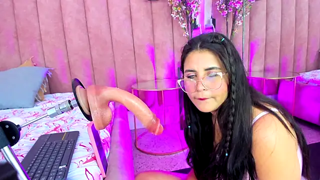 LizzyOlsen online show from 10.26.25