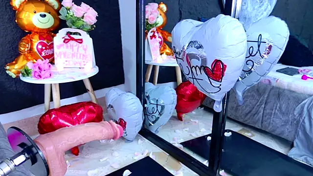 Snapshot of LizzyOlsen chatting on 02.15.26 LizzyOlsen online show from 02.15.26